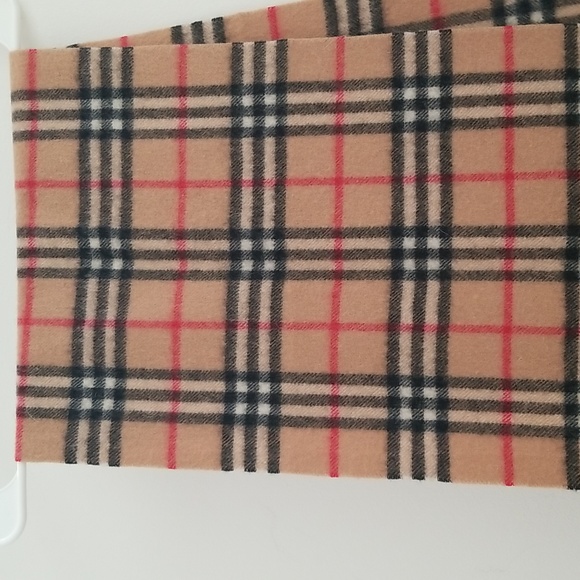 COPY - Burberry 100% Cashmere Scarf - Picture 7 of 8